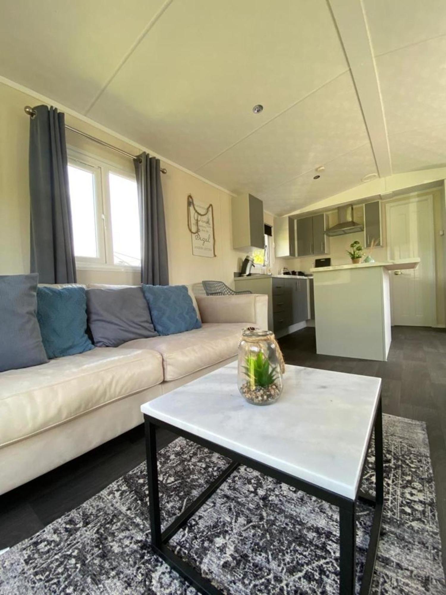 Natur pur, neues Ferienhaus O4 natureingebunden, Familien- und hundefreundlich eingezäunt Callantsoog Exterior foto